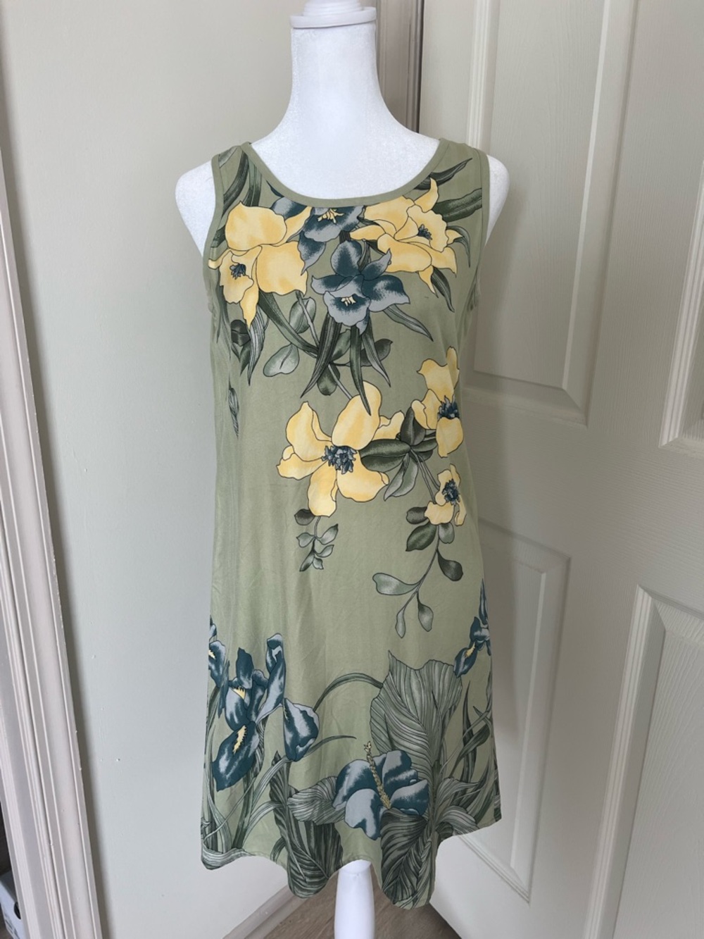 Tommy Bahama Olive Green & Pale Yellow Floral Silk Tank